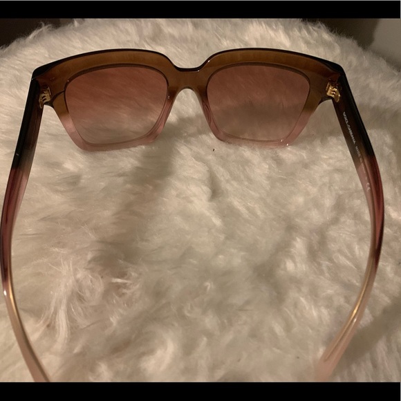 AUTHENTIC DOLCE & GABBANA SUNGLASSES - Picture 6 of 7